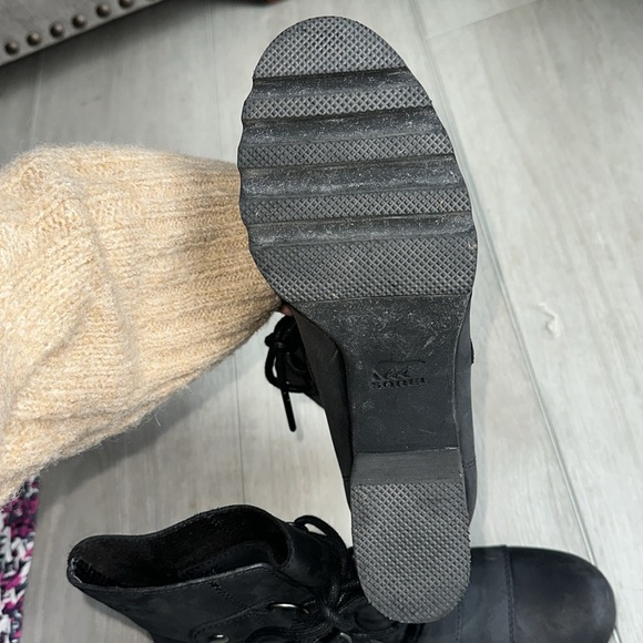 Sorel women’s booties. Weather proof. Sz 7.5 - Picture 6 of 13